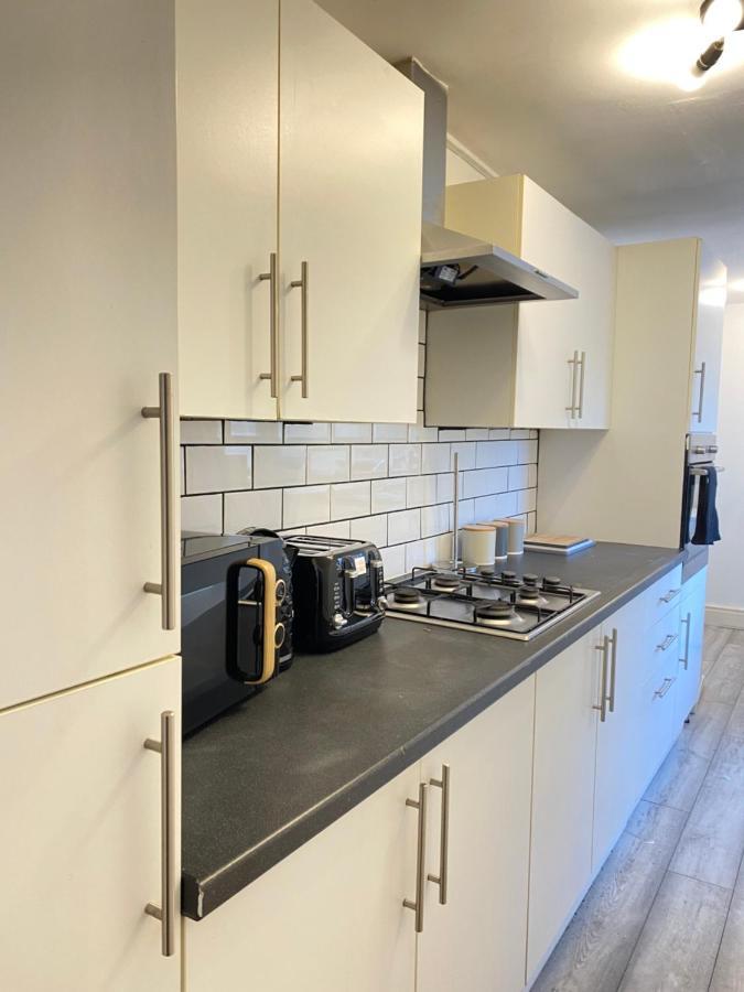 リヴァプール 3 Bed Anfield House Close To Lfcヴィラ エクステリア 写真