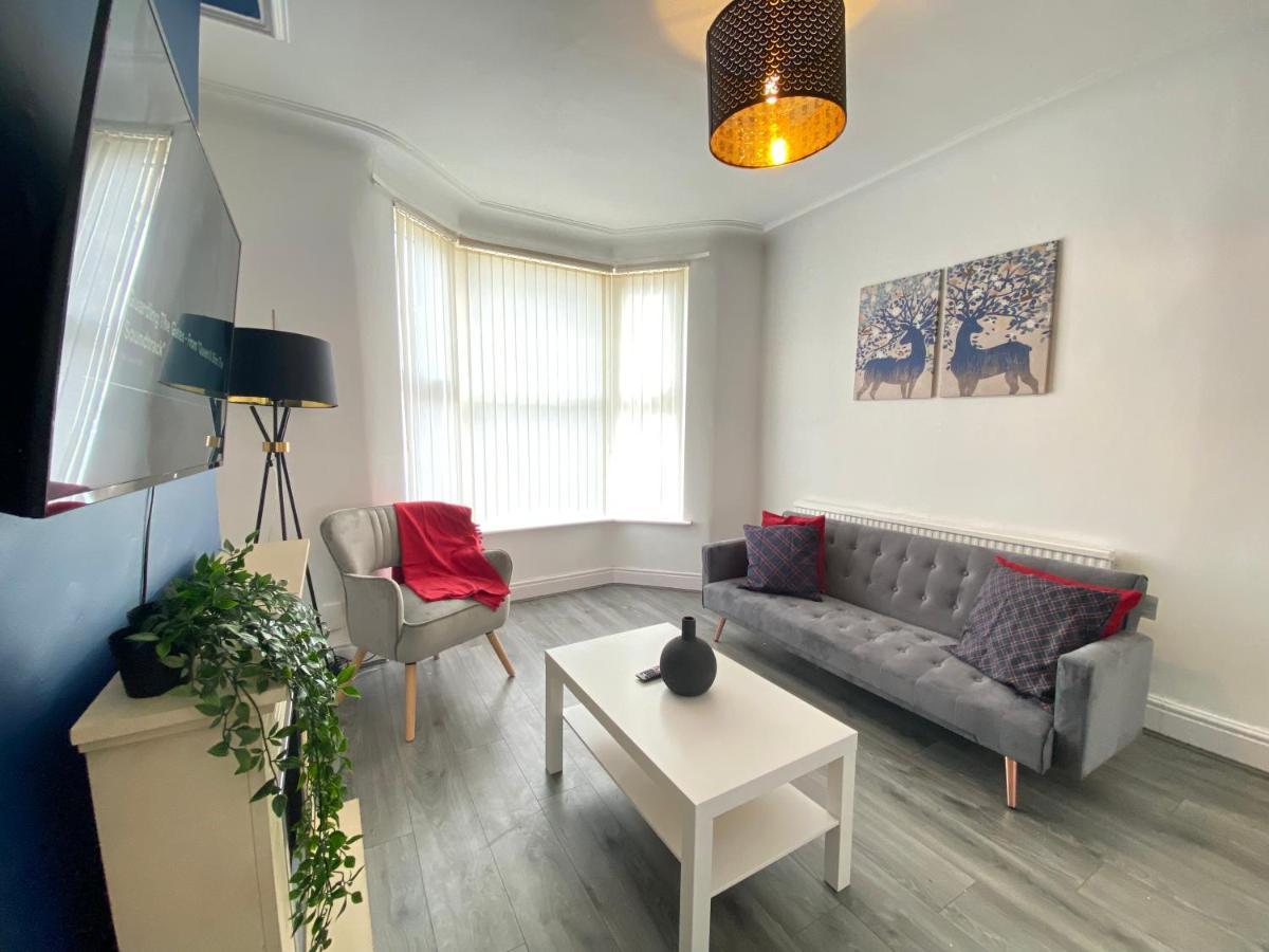 リヴァプール 3 Bed Anfield House Close To Lfcヴィラ エクステリア 写真